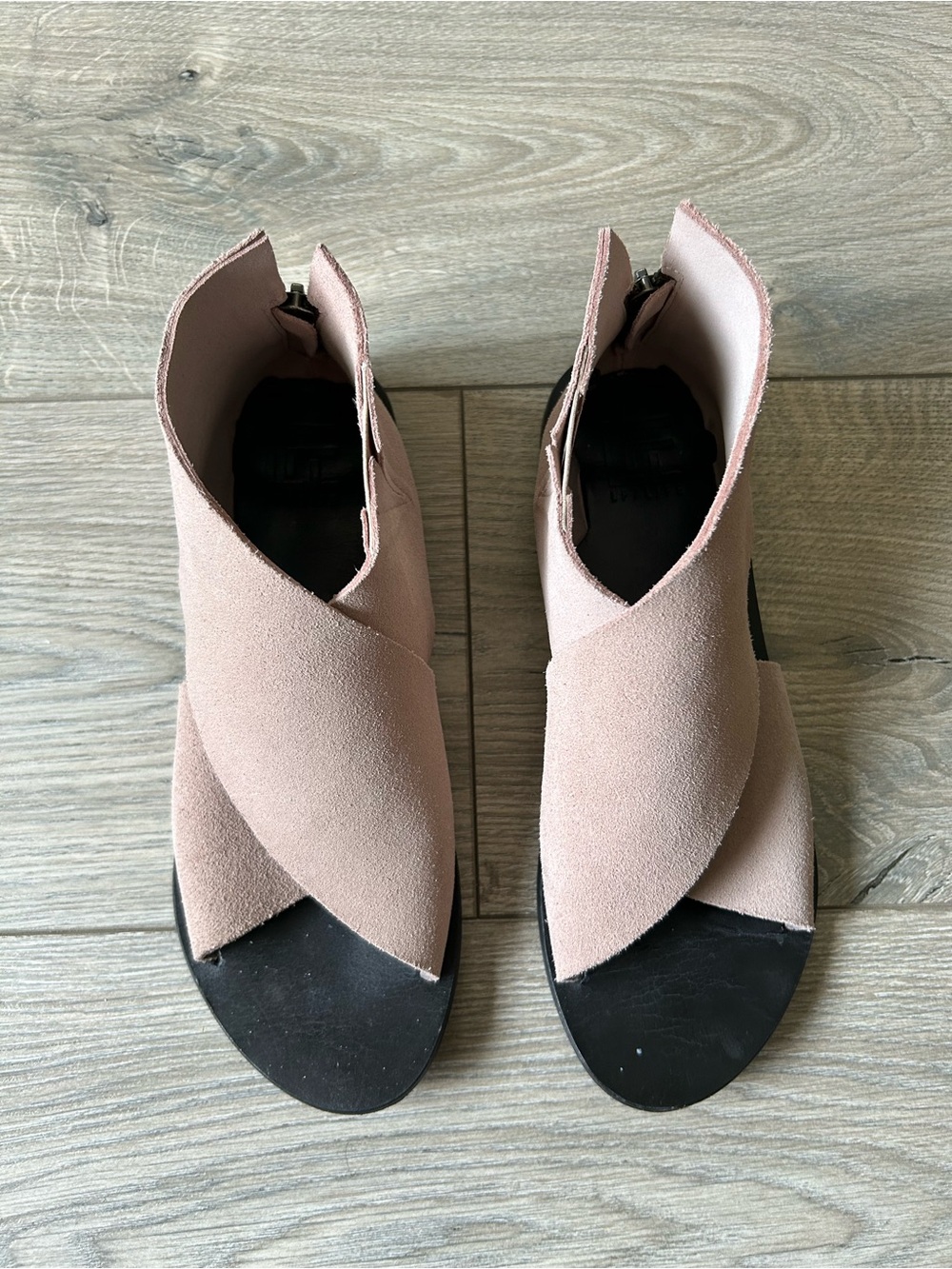 LFL by Lust for Life L-Frejah Pink Suede Leather Flat Sandals Size 8.5